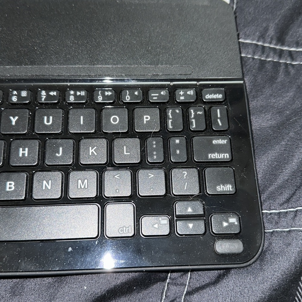 iPad mini Logitech keyboard - Picture 3 of 9